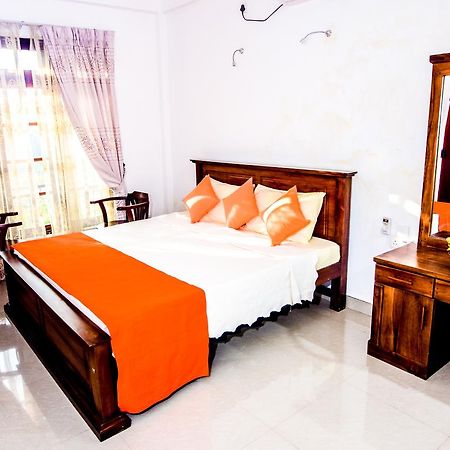 Heavens Door Guest Inn Kandy Buitenkant foto